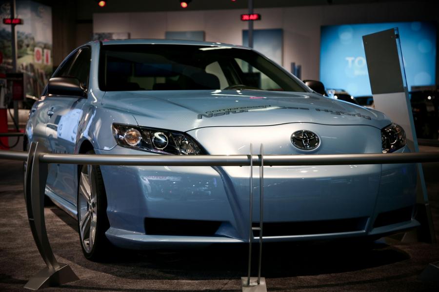  Toyota Camry CNG Hybrid Concept 2008 года  (фото 15 из 34)